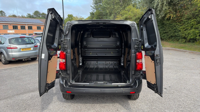 Vauxhall Vivaro L1 Diesel 1.5 Turbo D 120 Pro H1 Van - Image 3